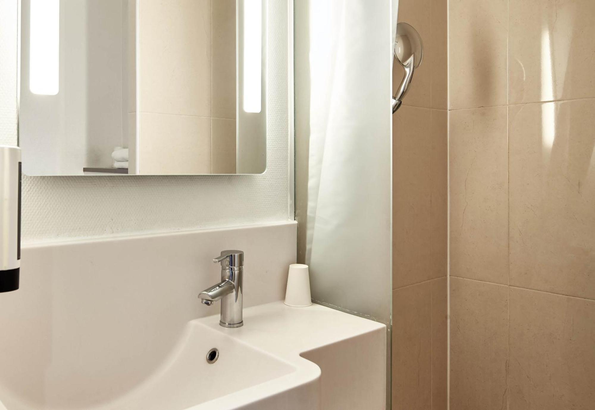 B&B Hotel Paris Saint-Denis Pleyel Exterior foto